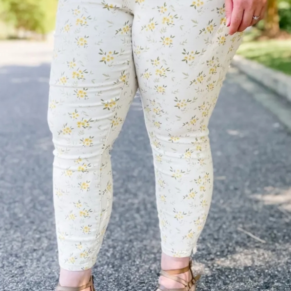 πSale Judy Blue sunshine floral khaki denim summertime summer ππ» Easter - Picture 5 of 8